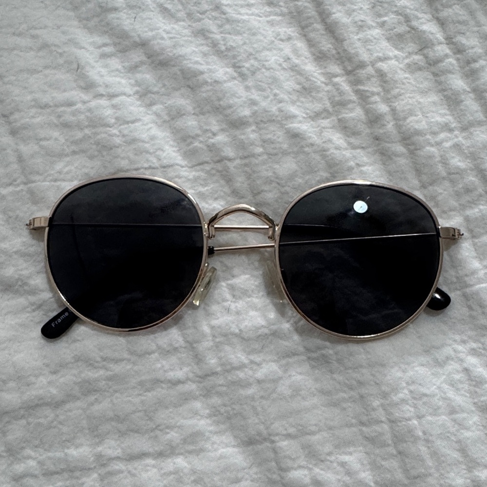 Round Black Sunglasses with Gold Frame